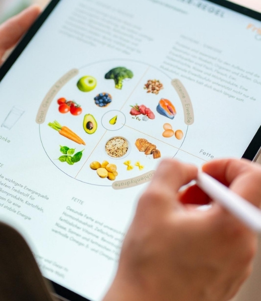 Original-Kursmotiv von FrischGeplant: Ernährungsthemen auf einem Tablet.
